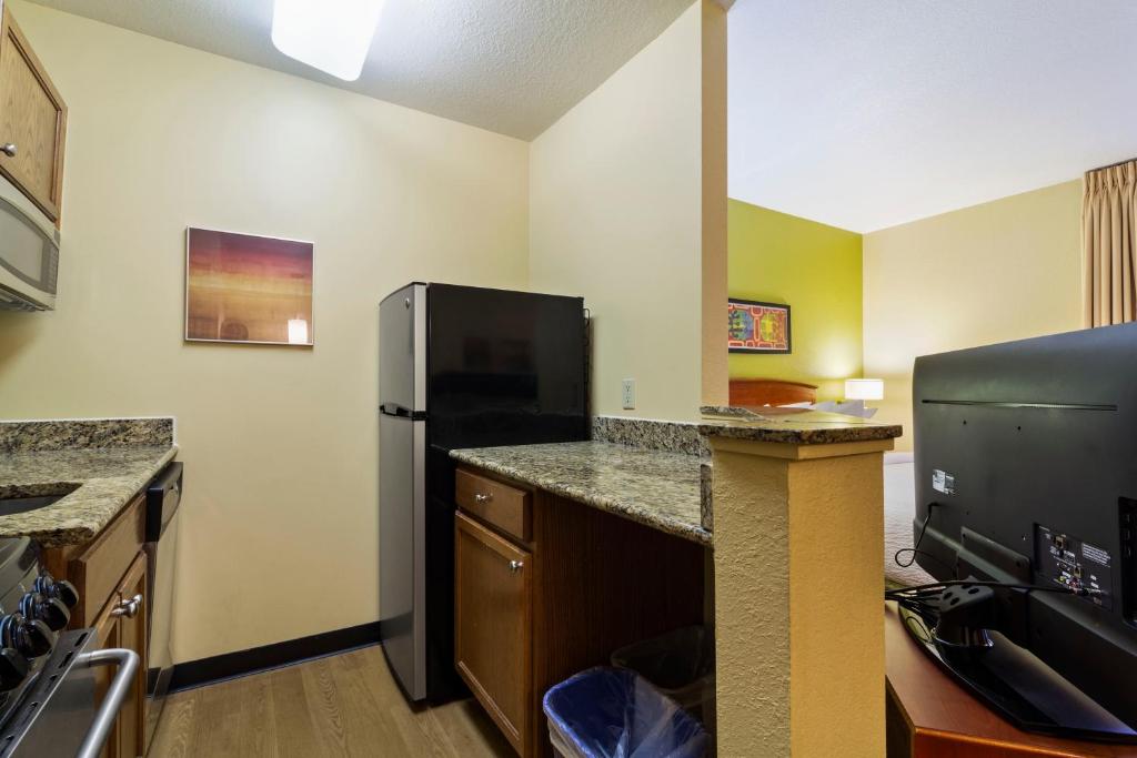 TownePlace Suites Virginia Beach image 14