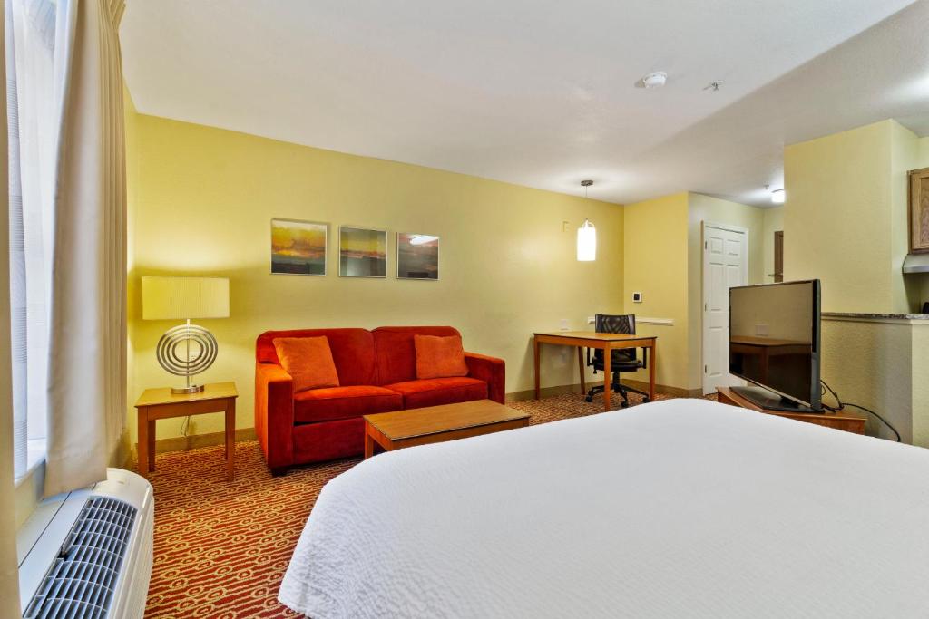 TownePlace Suites Virginia Beach image 15
