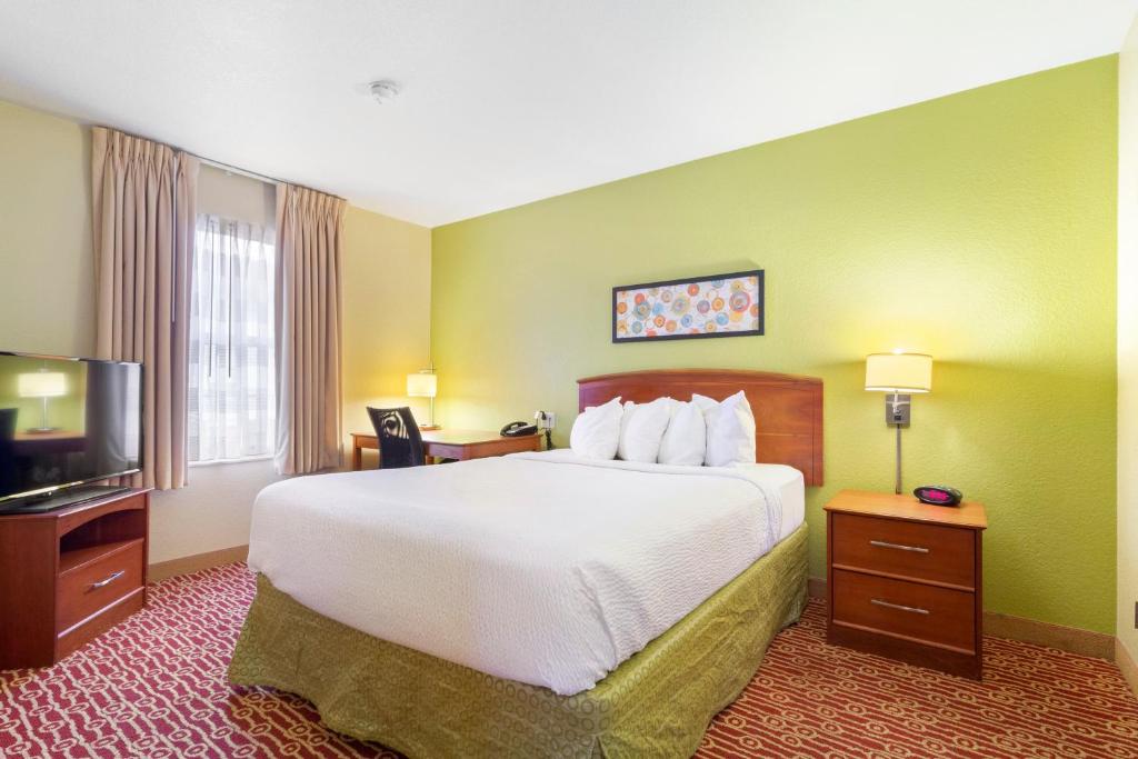 TownePlace Suites Virginia Beach image 21