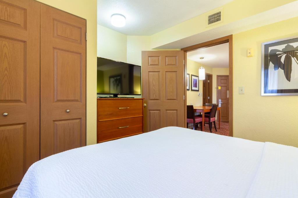 TownePlace Suites Virginia Beach image 24