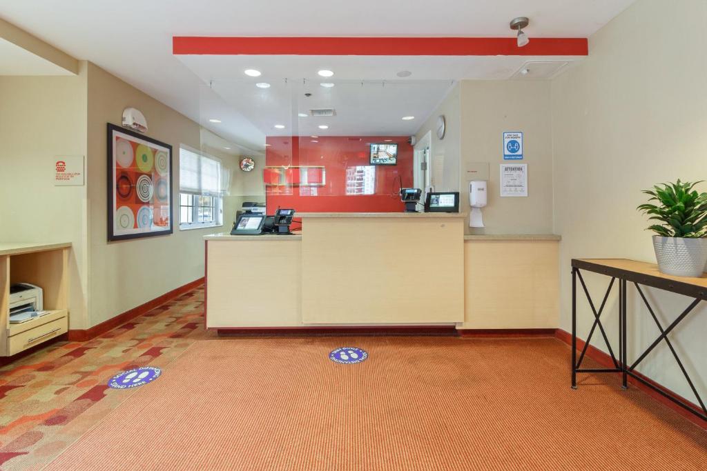 TownePlace Suites Virginia Beach image 6
