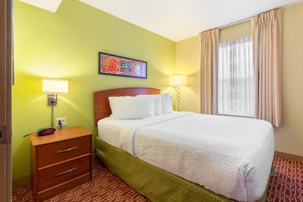 TownePlace Suites Virginia Beach image 7