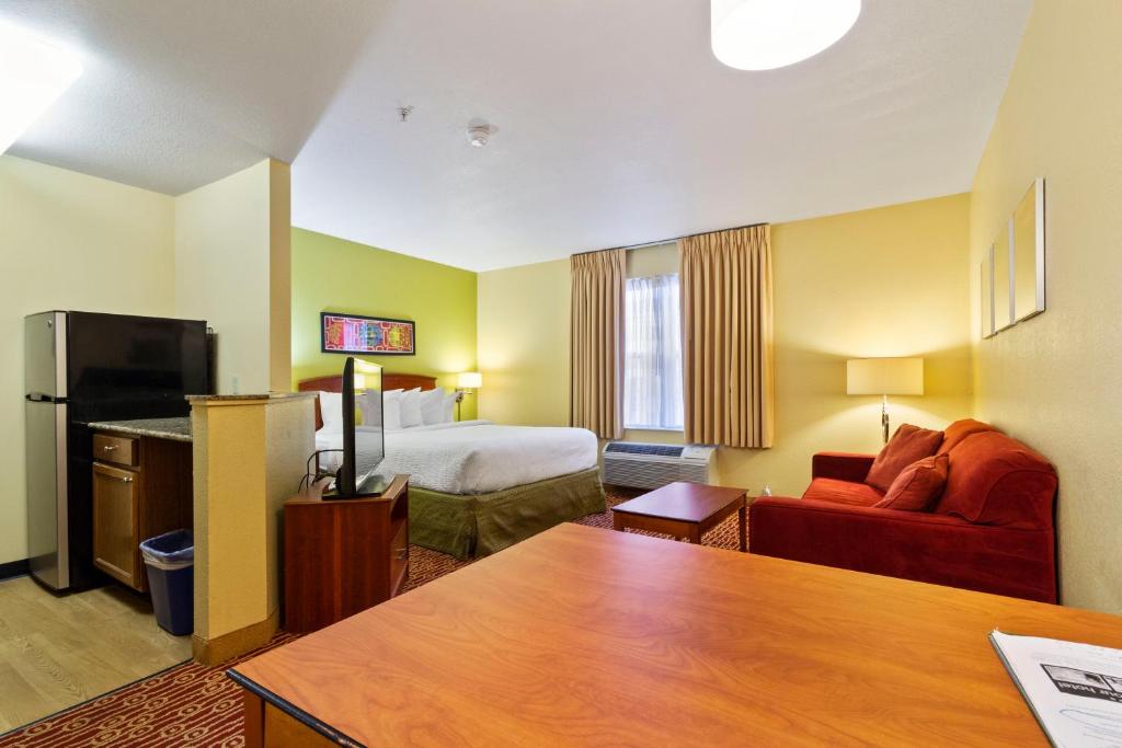 TownePlace Suites Virginia Beach image 8