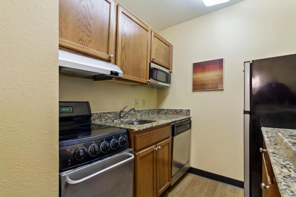 TownePlace Suites Virginia Beach image 9